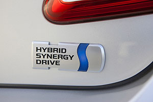 how a hybrid drive system works