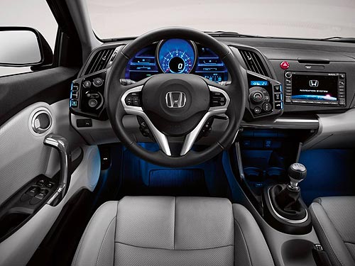 With a futuristic dash like this the Honda CR-Z should fit right into a computer game