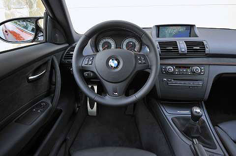 1-series-M-coupe-dashboard